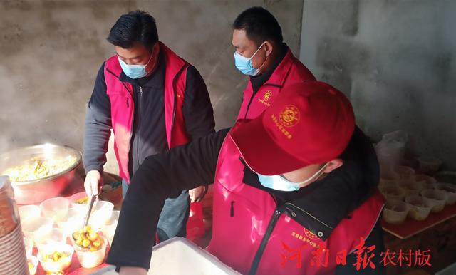 息縣：小盒飯溫暖“疫”線人